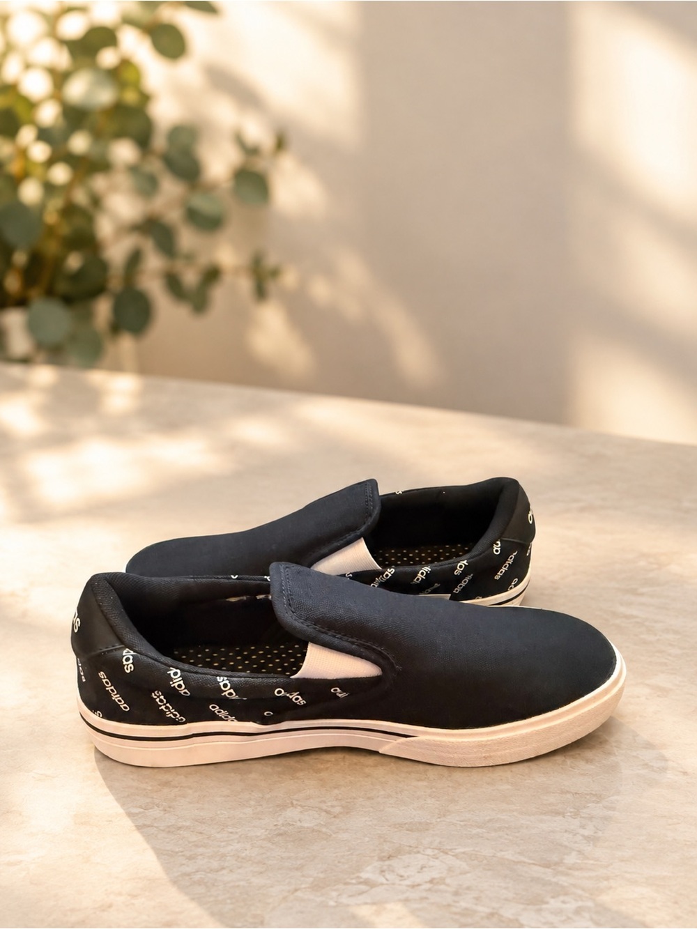 Adidas Kurin Slip-On Skate / Casual Sneakers Style FY6996, Women’s US size 8 NIB